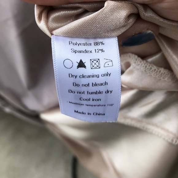 MINA UK Velour Dress with Ivory Lace Collar - Picture 5 of 7